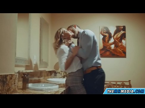 ❤️ Uma blonde obugaxayo ekuyenga endlini yangasese yomphakathi Zokubhebhana ku-zu.novoporn.ru ❌